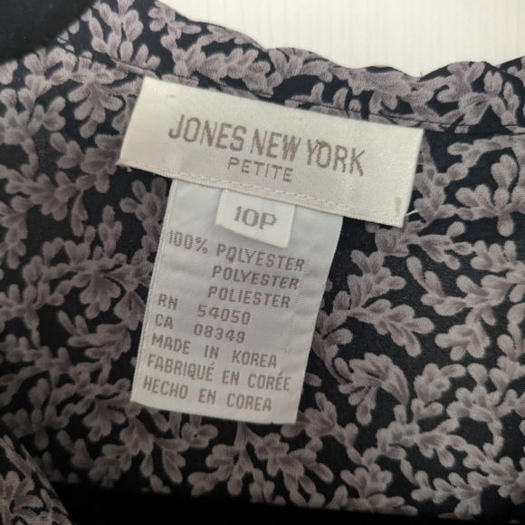 Vintage Jones New York button up blouse - Picture 6 of 6